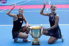 Andrea Sestini Hlaváčková a Barbora Strýcová