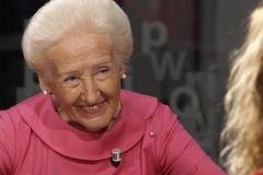 Lady Dermacol: Žena má být upravená i doma pro manžela, dnes začínají s botoxem brzy