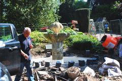 Fotogalerie / Oprava památníku v britském Leamingtonu