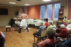 Striptýz v domově důchodců