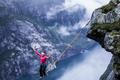 Slacklinerka Anna Hanuš Kuchařová v Norsku