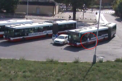 Policie odhalila řidiče MHD pod vlivem drog. Hrozí mu až osm let vězení