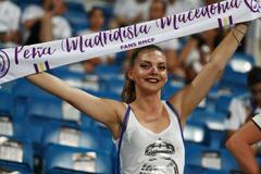 Fanynka Realu Madrid v zápase s Getafe