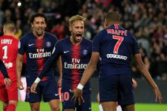 Kylian Mbappé a Neymar slaví gól PSG