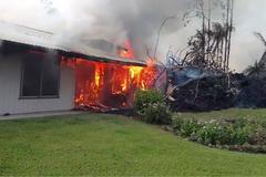 Na Havaji hrozí další erupce. Sopka neutichá a stále vypouští lávu a toxický dým