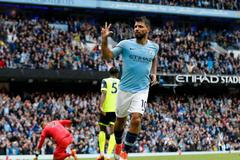 2. kolo Premier League 2018/19: Manchester City - Huddersfield: Sergio Agüero slaví pátý gól Citizens.