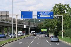 Značení a místa, která řidičům v Praze ztrpčují život