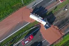 Dálnici do Varšavy zalilo 24 tun čokolády, policie ji uzavřela