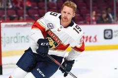 Mike Matheson faul Elias Pettersson