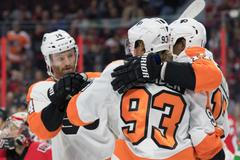 Jakub Voráček se raduje z branky na podzim 2108