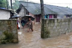 Povodně zasáhly jih Indie. Lidé prchají do hor, aby záplavám unikli