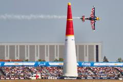 Šonka vede světový šampionát. Vyhrál třetí závod Red Bull Air Race v řadě