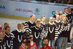 Vítkovice vyvěsily při oslavách Černíkův dres, Plekanec hrál naposled před odletem