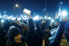 Demonstrující Maďaři, nespokojení s vládou Viktora Orbána.