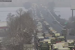 Řidiči kamionů dálnici D1 blokovali úmyslně