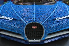 Auto Report: Stvořili něco neskutečného. Tady tvůrci sestrojili Bugatti Chiron z Lega