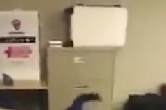 Žokejové se pustili po zápase do rvačky. Musela zasáhnout policie