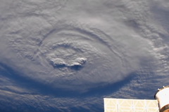 Snímky ze satelitů ukazují obrovský rozměr hurikánu Florence