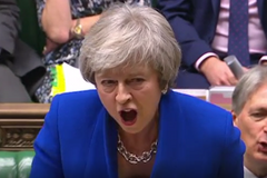 Britský opoziční vůdce označil premiérku Mayovou "hloupou ženskou"