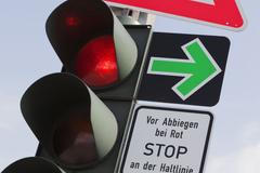 Zelená šipka Německo semafor