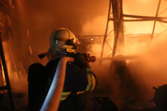 Hašení požáru skladů v Olomouci.