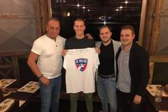 Podpis smlouvy Zdeňka Ondráška v Dallasu