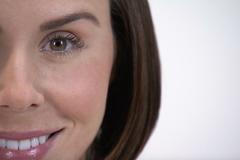 Lidské zuby ničí proteiny v ústech. Přesto 10 procent populace nemá kazy