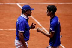 Yannick Noah a Pierre-Hugues Herbert ve finále Davis Cupu