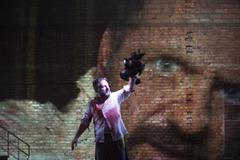 Kommt ein Pferd in die Bar