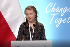 Nejste dostatečně vyzrálí na to, abyste řekli, jak to je, kritizuje politiky švédská dívka