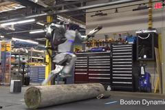 Boston Dynamics sestrojili robota, který zvládá překážkový běh