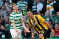 3. předkolo LM 2018/19, Celtic - AEK Atény: Viktor Klonaridis (vpravo) a Kristoffer Ajer
