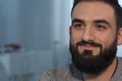 Každý člověk může být terorista, vypadat jako já teď není v Česku úplně nejlepší, říká Hovakimyan