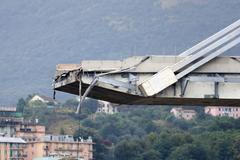 První záběry z místa: V Janově se zřítil most. Počet obětí stoupá