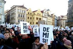 Demonstrace na Staroměstkém náměstí 17. listopadu 2018