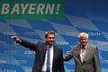 Bavorský premiér Markus Söder (vlevo) a předseda CSU Horst Seehofer.