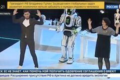 Muž byl převlečený za "Sofistikovaného robota" na soutěži mládeže