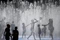 Fotogalerie / Letní vedra v Evropě / Zahraničí / Horko / Léto / Koupání / Voda / Počasí / Osvěžení / Reuters / 23