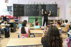 Sídliště Janov, Litvínov, 22.10.2018 - (polo)opuštěné a vybydlené domy, vytlučená okna