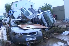 Nejméně pět lidí zemřelo a další se pohřešují po bleskových záplavách na ostrově Mallorca