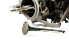 Motor zanesený karbonem