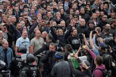 Zesvětleno / Německo demonstrace pravičáků v Chemnitz - Saské Kamenici