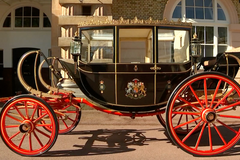 Přípravy na královskou svatbu vrcholí. Jak to vypadá v jízdárně?