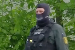 Těžkooděnci zasahovali v ubytovně žadatelů o azyl v německém městě Ellwagen