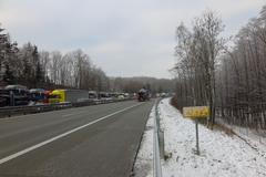 Dálnice D1 na Vysočině je ráno dál obtížně průjezdná, tvoří se dlouhé kolony