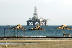 Kaspické moře ropný vrt pobřeží