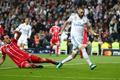 fotbal, Liga mistrů 2017/2018, Real Madrid - Bayern Mnichov, Karim Benzema střílí druhý gól