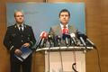 Ministr vnitra Jan Hamáček společně s prvním náměstkem policejního prezidenta Pavlem Vonáškem