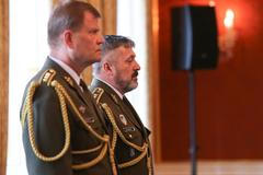 Prezident Miloš Zeman jmenoval náčelníka generálního štábu Aleše Opatu a odvolal Josefa Bečváře