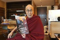 Setkání českého pilota s Dalajlamou. Mluvili o Havlovi a jeho reinkarnaci